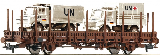 Flat car loaded with UN unimogs<br /><a href='images/pictures/Roco/226893.jpg' target='_blank'>Full size image</a>